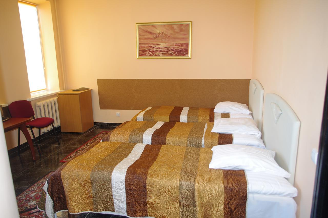 Vaivorykste Hotell Šiauliai Exteriör bild